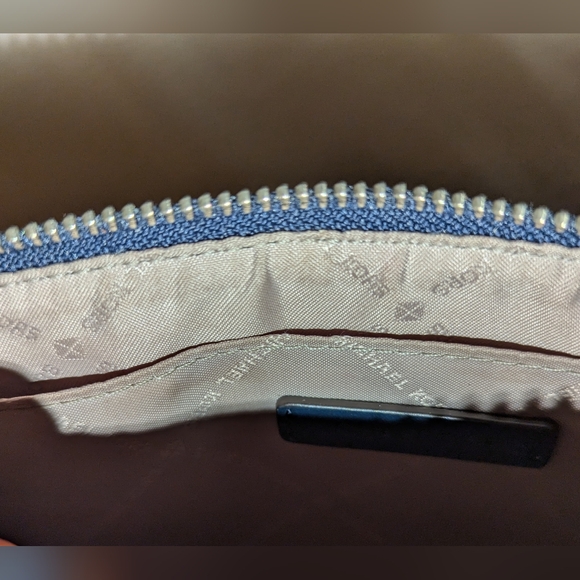 Michael Kors Wristlet Nouveau Floral Leather Embossed Large Zip Navy Multi VGUC - Picture 11 of 13